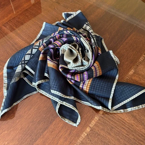 Elegant Multicolor striped Scarf silk hand, rolled ladies accessory - Picture 4 of 7